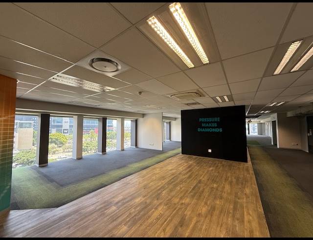 383.50M² OFFICE TO LET IN FORESHORE